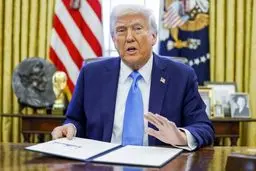 موج استعفاها در دولت ترامپ