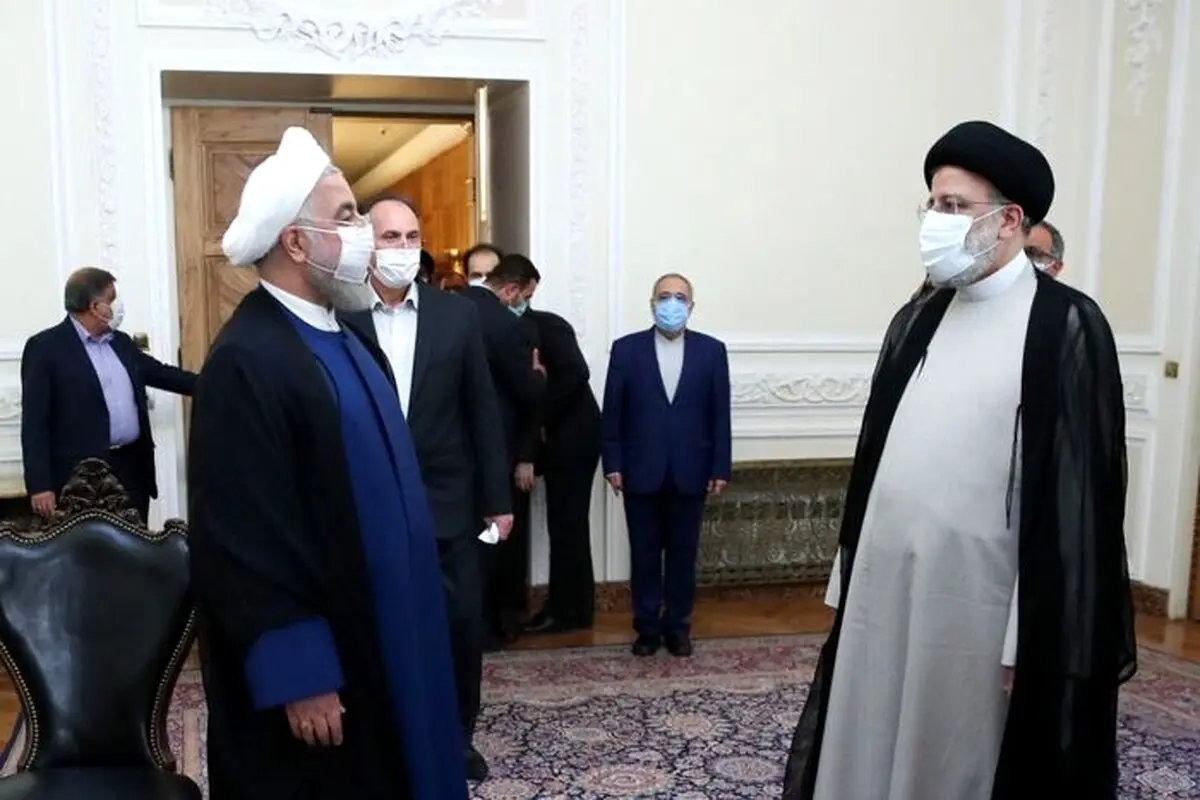 رئیسی دفتر کارش را از روحانی تحویل گرفت|عکس