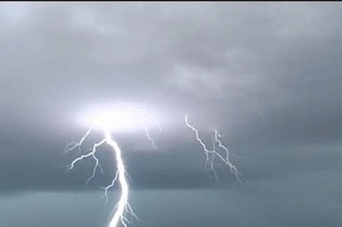 نمای نزدیک از لحظات غافلگیرکننده برخورد صاعقه