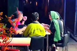 فیلم دیدنی از دعوت یک خانواده از پاکبان شهرداری و صرف شام