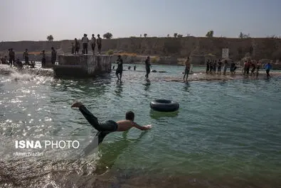 شنا در رودخانه