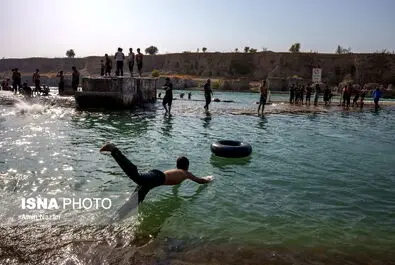 شنا در رودخانه