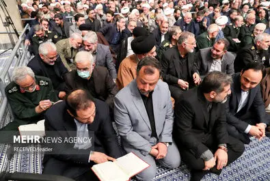 دیدار مسئولان و کارگزاران نظام با رهبر معظم انقلاب اسلامی در بیست و سومین روز از ماه مبارک رمضان، سران قوا، مسئولان و کارگزاران نظام، جمعی از مدیران ارشد دستگاه‌های مختلف، نمایندگان مجلس شورای اسلامی، مسئولان سابق و فعالان اجتماعی و فرهنگی، عصر امروز چهار