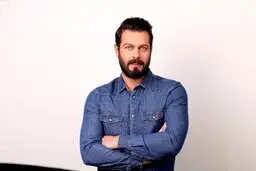 عکس خصوصی همسر و دختر پژمان بازغی لو رفت