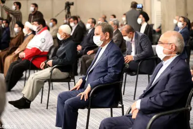 رهبر انقلاب سران