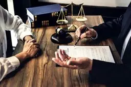 چه زمانی به وکیل مهاجرت نیاز دارید؟