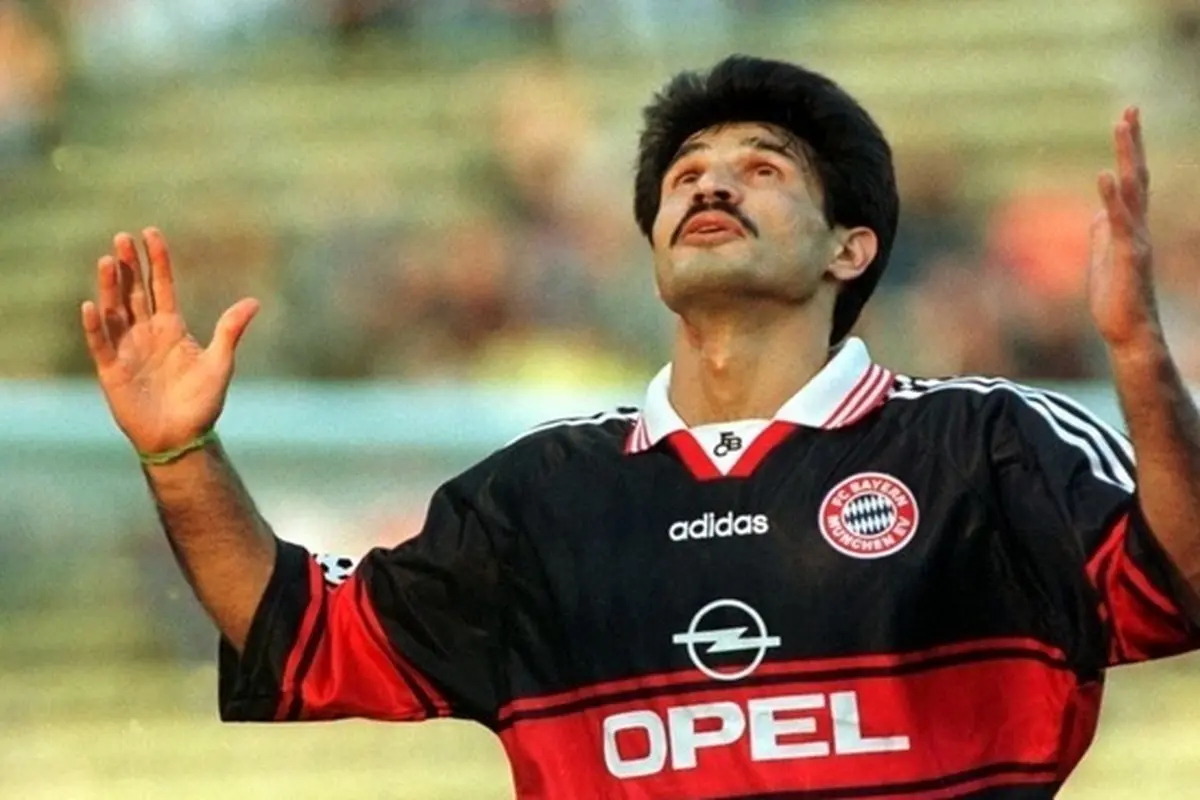 علی دایی در کنار پیتر اشمایکل