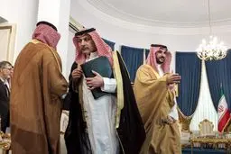 سفر وزیر دفاع عربستان به تهران چه سیگنالی را مخابره کرد؟