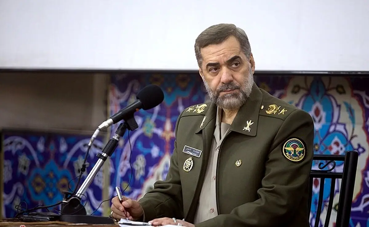 واکنش وزیر دفاع به سرقت نفت ایران و تخلیه آن توسط آمریکا