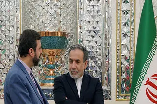عراقچی : برنامه مذاکرات را با تجربه بی اعتمادی جلو می بریم