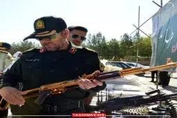 تصاویر کشف اسلح کلاش طلایی در سیستان و بلوچستان