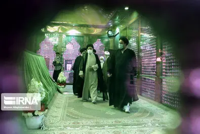 رئیس جمهور متخب در مرقد امام (ره)