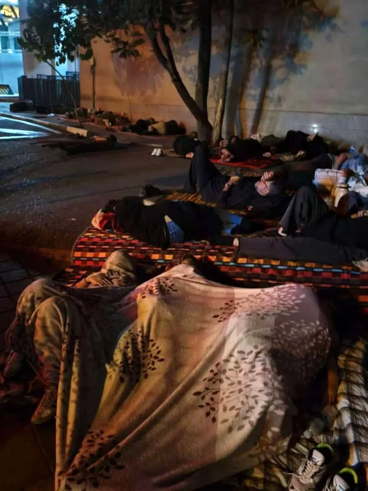 هجوم مردم به سفارت چین در تهران برای ویزا