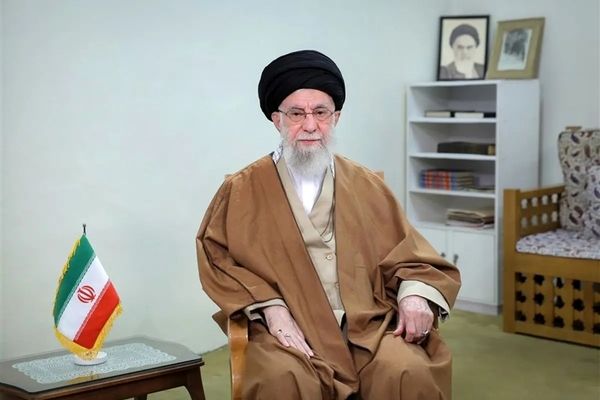رهبر انقلاب: رژیم صهیونی از پا درآمد و لِه شد