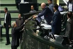 لحظه تقدیم لایحه بودجه ۱۴۰۵ به مجلس توسط رئیس جمهور 