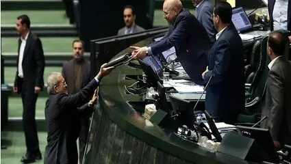 لحظه تقدیم لایحه بودجه ۱۴۰۵ به مجلس توسط رئیس جمهور 