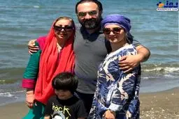 برزو ارجمند و همسرش در کنار دریا در آغوش یکدیگر + عکس