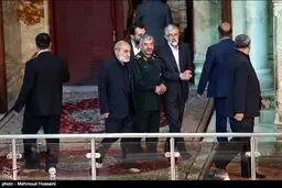 حدادعادل و شریعتمداری در حرم امام (ره)/ عکس