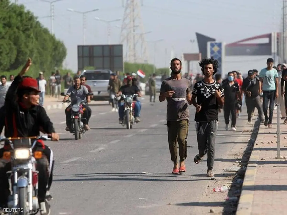 تظاهرات جدید در بغداد و تلاش نیروهای امنیتی برای متفرق کردن تظاهرکنندگان + عکس