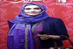 تیپ خاص میترا حجار در حاشیه جشنواره جهانی فیلم فجر/عکس
