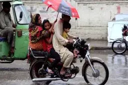 خیابان‌های پاکستان را آب برد؛ ۶ نفر کشته شدند/تصاویر