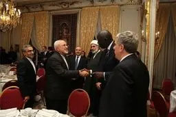 حضور ظریف و مقامات فرانسوی در مراسم افطار/ تصاویر