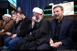 گریه ناطق نوری در حسینه جماران/عکس