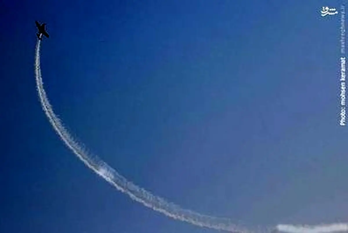 هنرنمایی خلبانان ایرانی در نمایشگاه هوایی کیش/ تصاویر