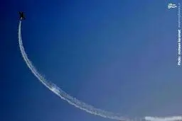 هنرنمایی خلبانان ایرانی در نمایشگاه هوایی کیش/ تصاویر