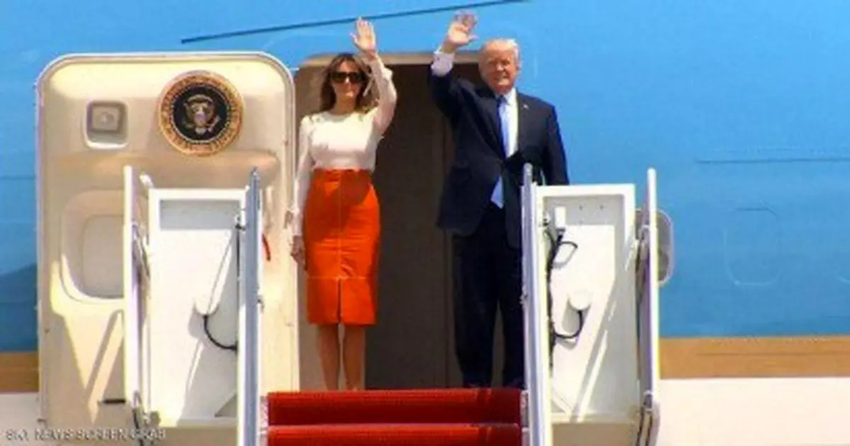 نخستین سفر خارجی ترامپ به همراه همسر و فرزندانش/عکس