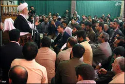 تصاویر دیدار مداحان با آیت‌الله مکارم شیرازی