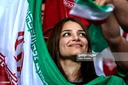 تماشاگران ایرانی در سالن کشتی المپیک/تصاویر