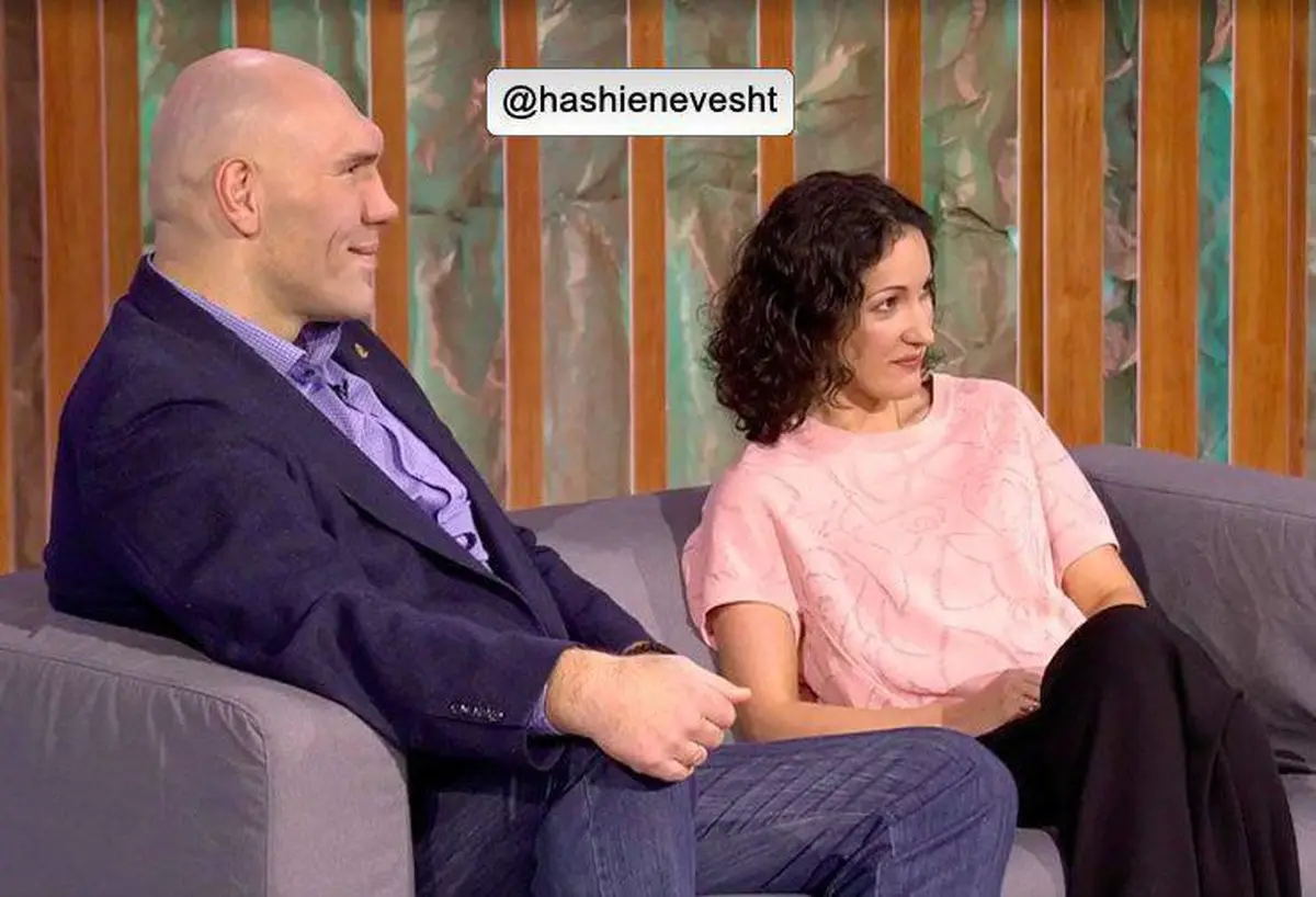 غول بوکس جهان در کنار همسرش+ عکس