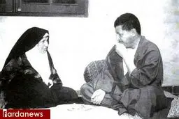 تصویری از آیت الله هاشمی رفسنجانی در کنار مادرش