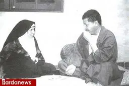 تصویری از آیت الله هاشمی رفسنجانی در کنار مادرش