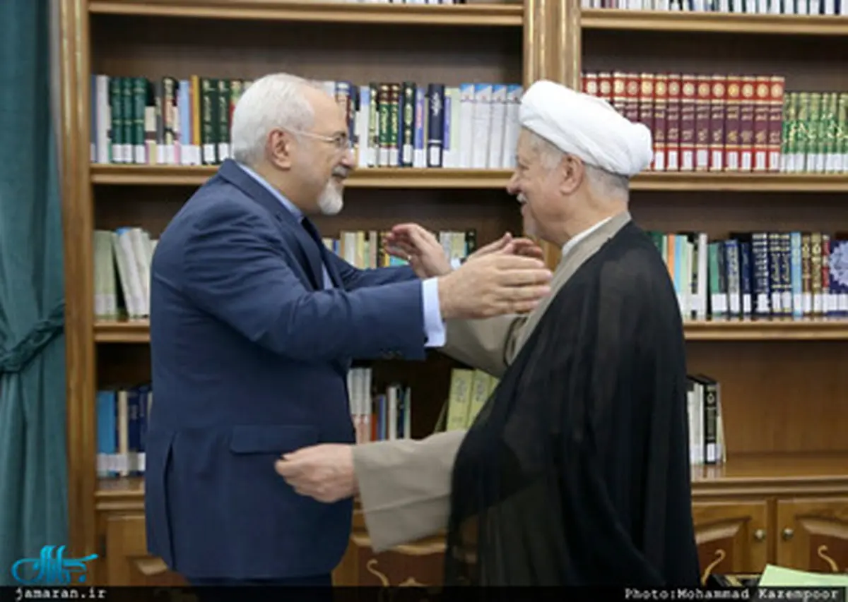 دیدار ظریف با آیت الله هاشمی رفسنجانی/تصاویر