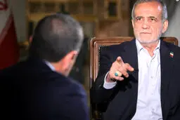 مجروح شدن و لخته خون در زانوی پزشکیان + فیلم