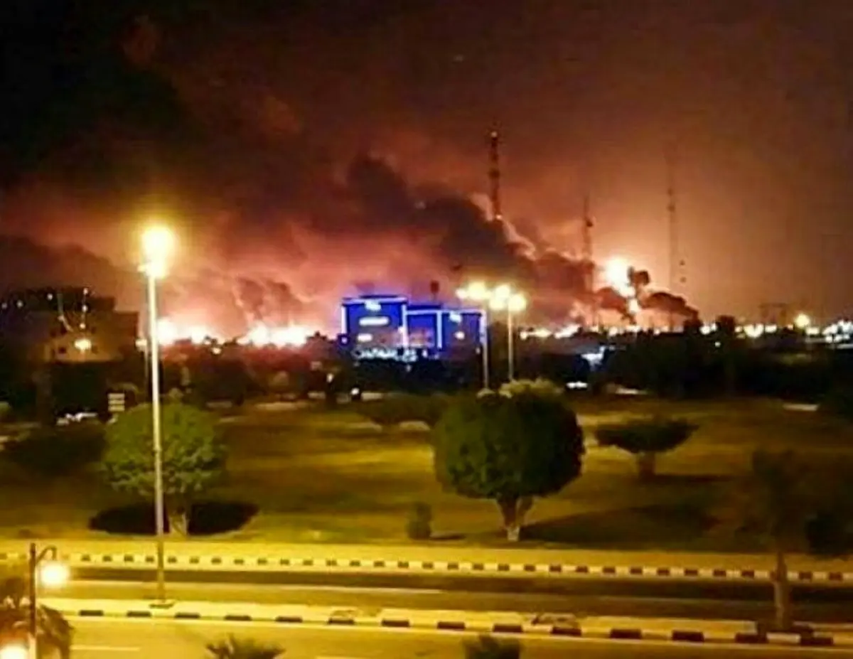 الاخبار:شلیک به آرامکو از نگاهی دیگر؛ عربستان در برابر معادله نفت در مقابل نفت قرار گرفته