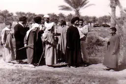 عکس / عکسی کمتر دید شده از پیاده روی علما در اربعین حسینی (ع)