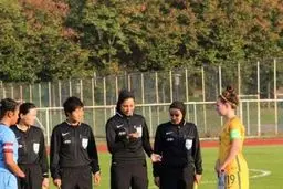 قضاوت دو بانوی ایرانی در یک مسابقه فوتبال/عکس