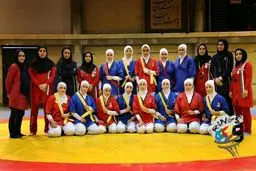 عکسی از دختران کشتی گیر ایران که به بلاروس می‌روند
