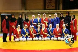 عکسی از دختران کشتی گیر ایران که به بلاروس می‌روند