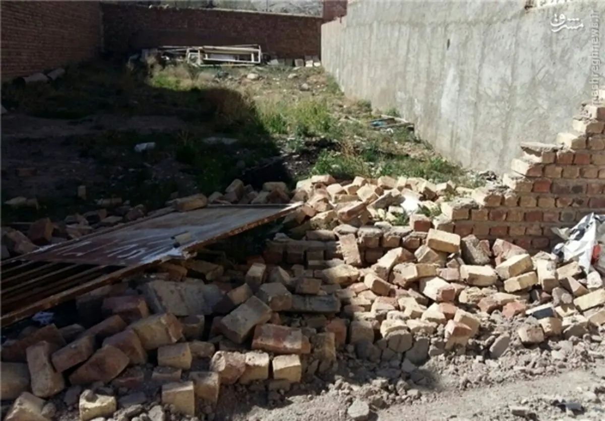 عکس/ خسارت شدید طوفان در نطنز