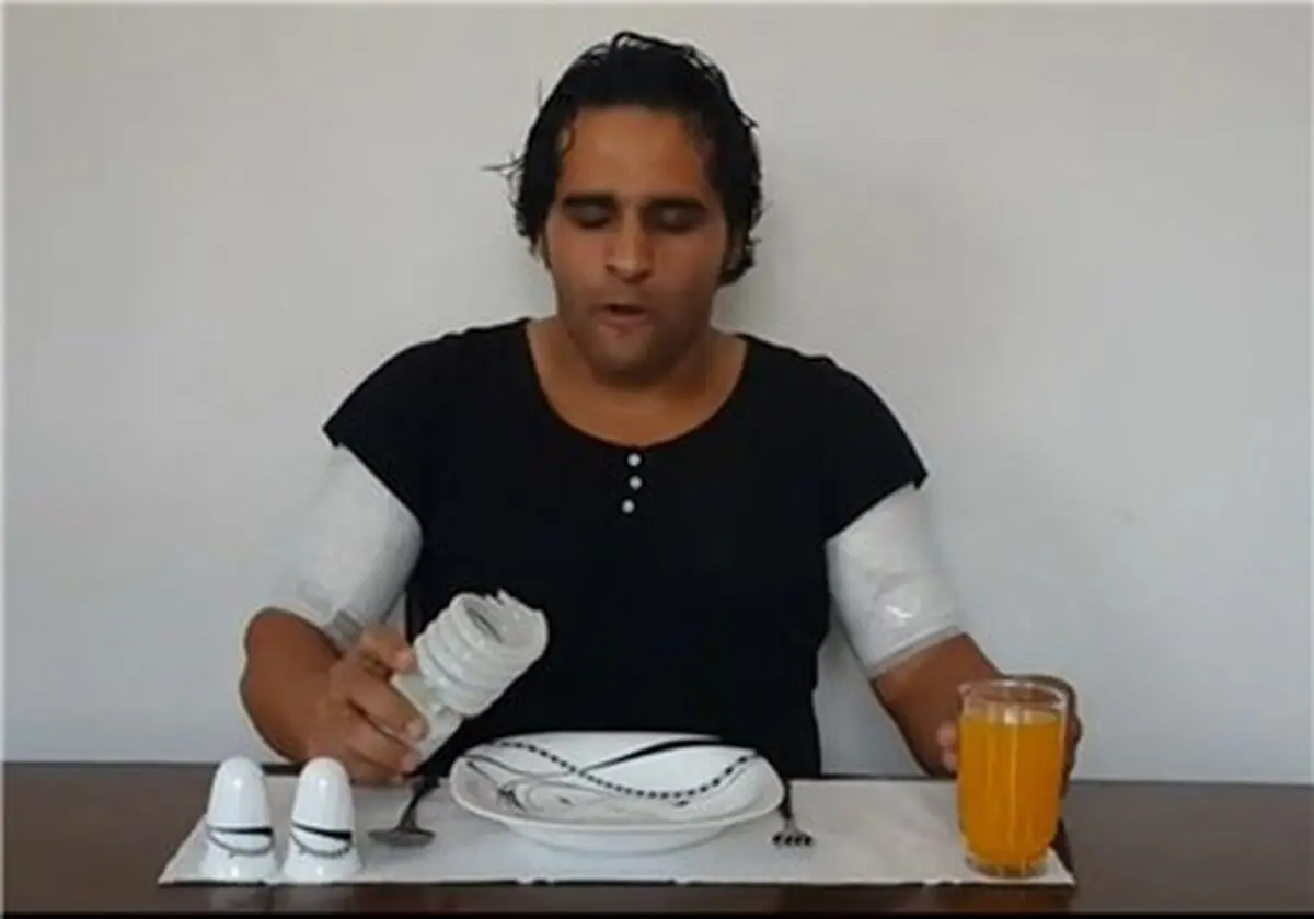 شیشه خوری یک جوان ایرانی +عکس