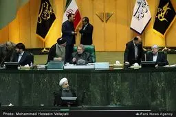 بی توجهی هیات رئیسه مجلس به سخنرانی روحانی/ عکس