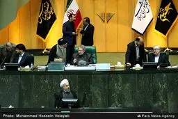 بی توجهی هیات رئیسه مجلس به سخنرانی روحانی/ عکس