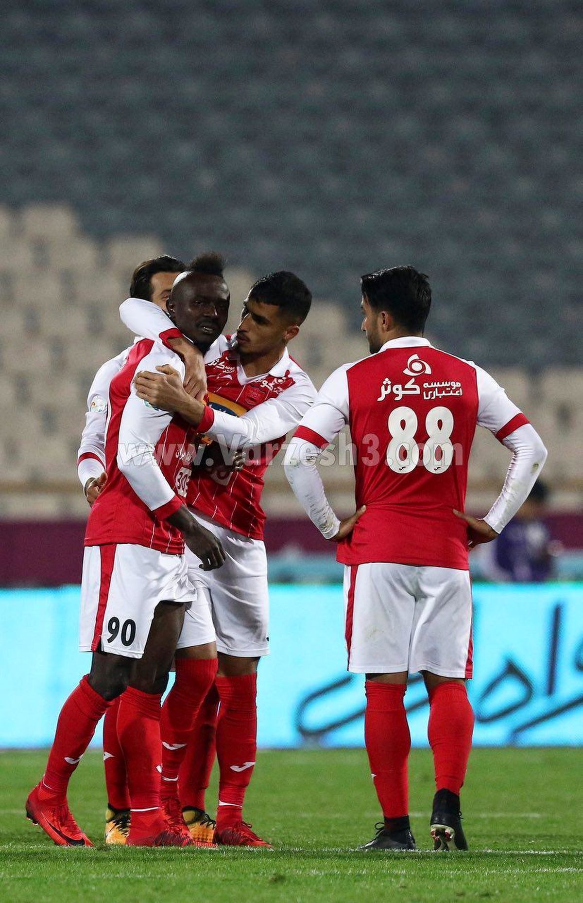 حذفکنندگان پرسپولیس در یک قاب!/عکس