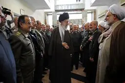 سردار قاسم سلیمانی در کنار رهبر معظم انقلاب/ عکس