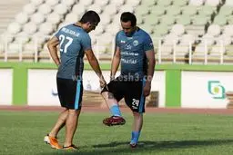 علی کریمی به یاد هادی نوروزی/ عکس