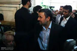 احمدی نژاد در مراسم ختم پدر فرمانده نیروی انتظامی/عکس